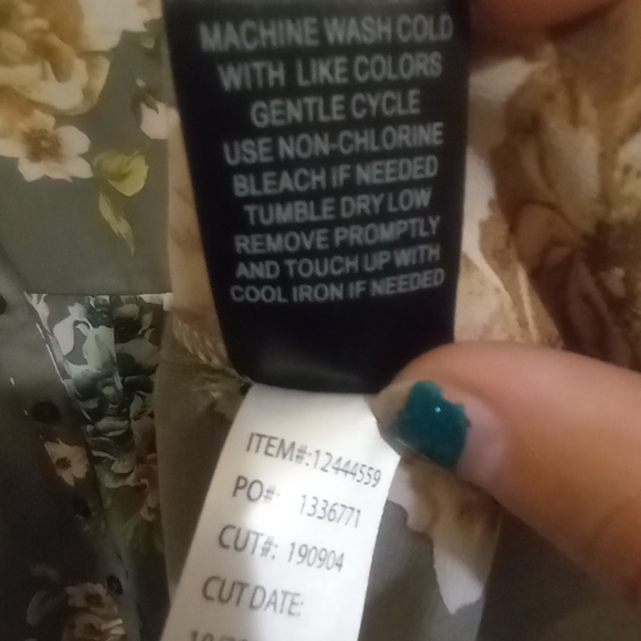 NWT-Torrid Tunic Floral Top Shirt Plus Size 2X Gray - Picture 5 of 7